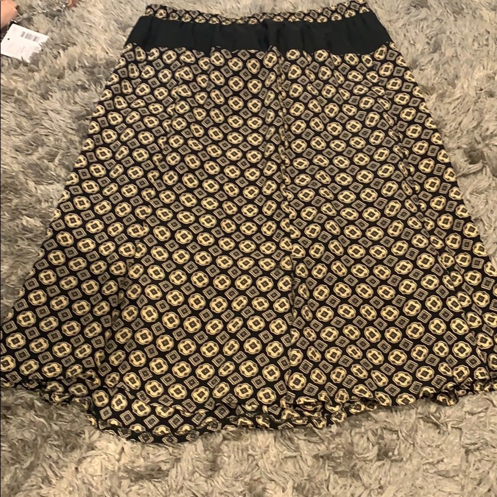 Donna ricco skirt size 4